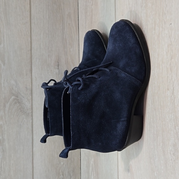 Vionic Women Andi Suede Ankle Heels Boots Lace Up shoes sz 6 - Picture 2 of 13